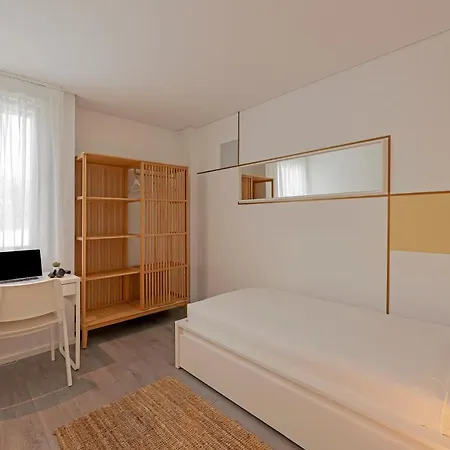 Uporto House *