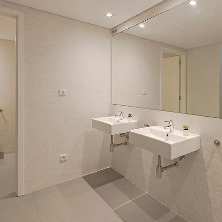 Uporto House *