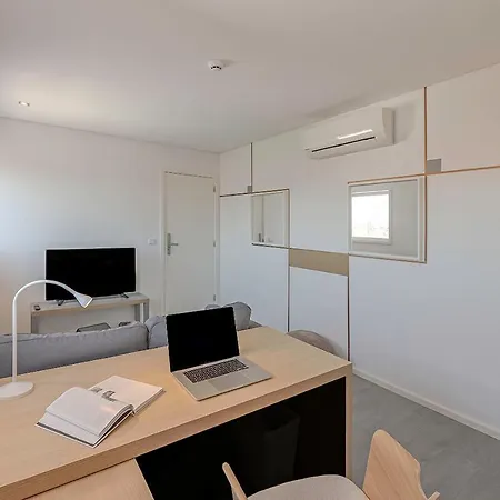 Uporto House *