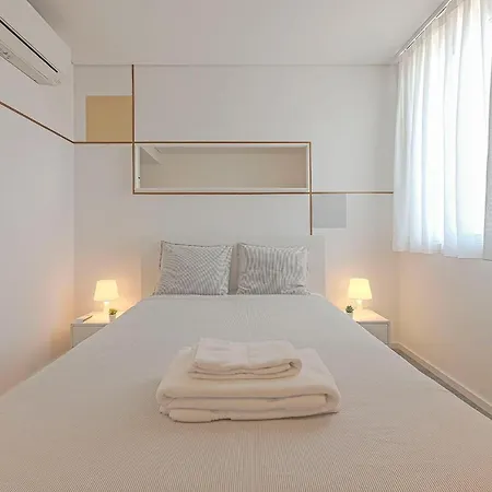 Uporto House *