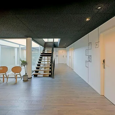 Uporto House Pensión *